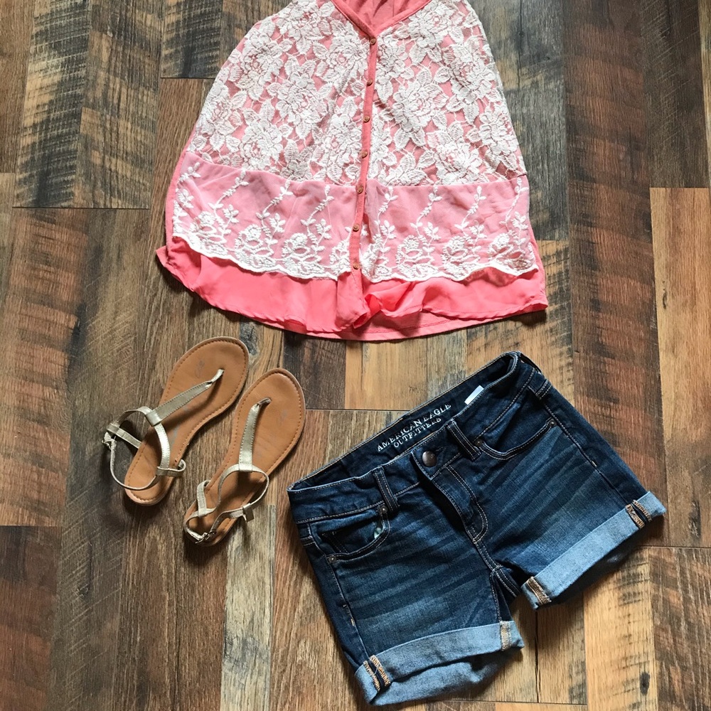 Size 0 American Eagle Cuffed Shorts